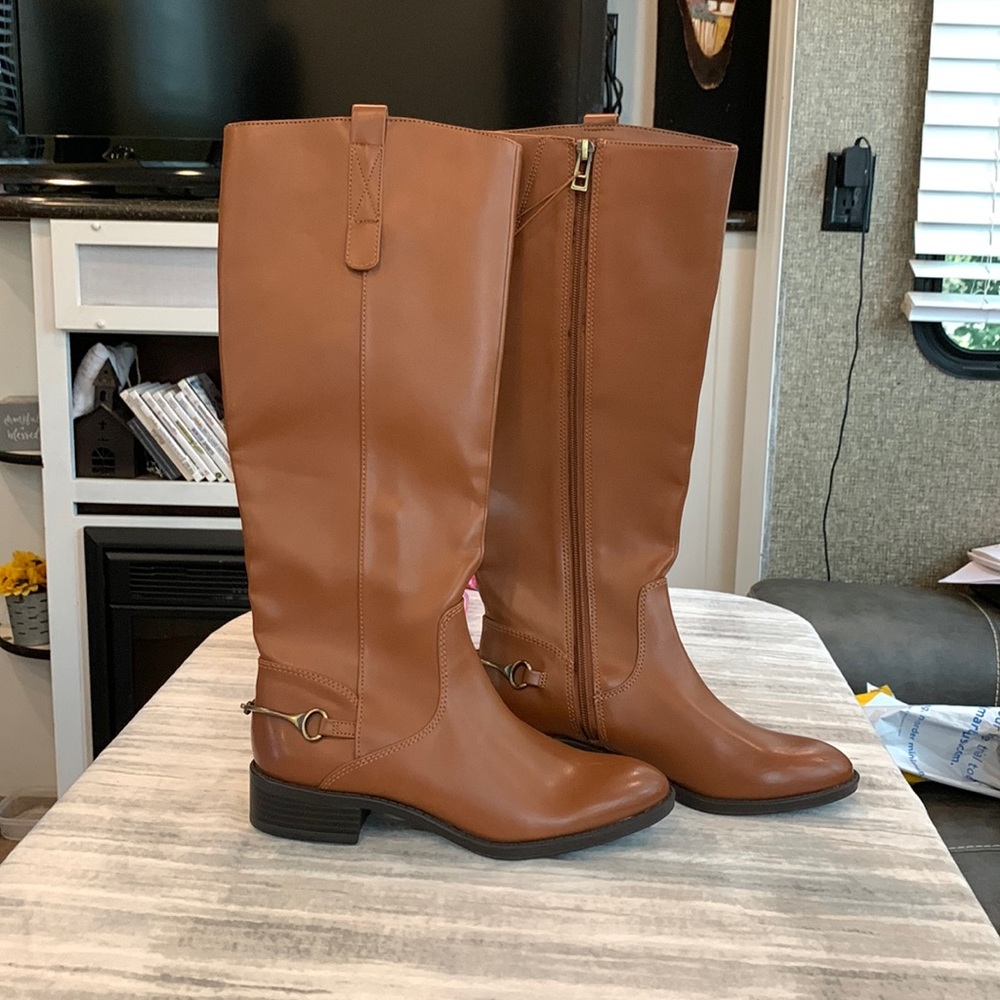 Sam and Libby’s Ladies Brown Riding Boots Size 6.5 NWT